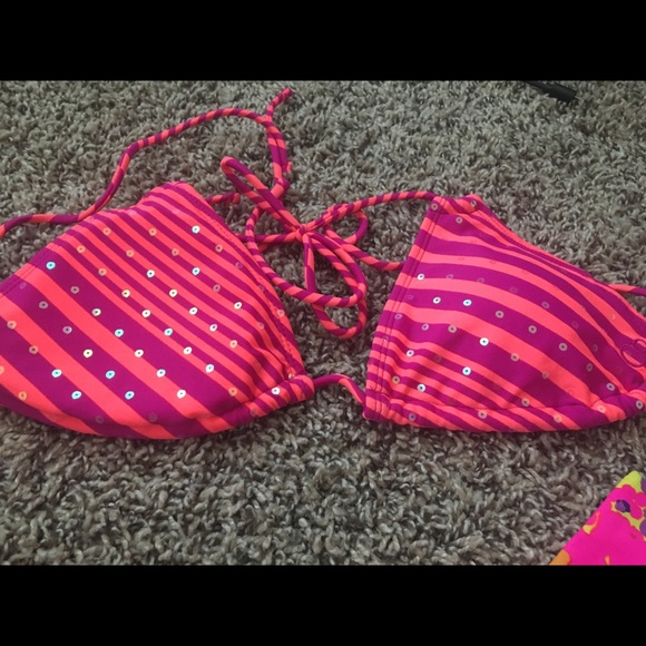 Bikini tops just in time for summer!!! - Picture 3 of 5